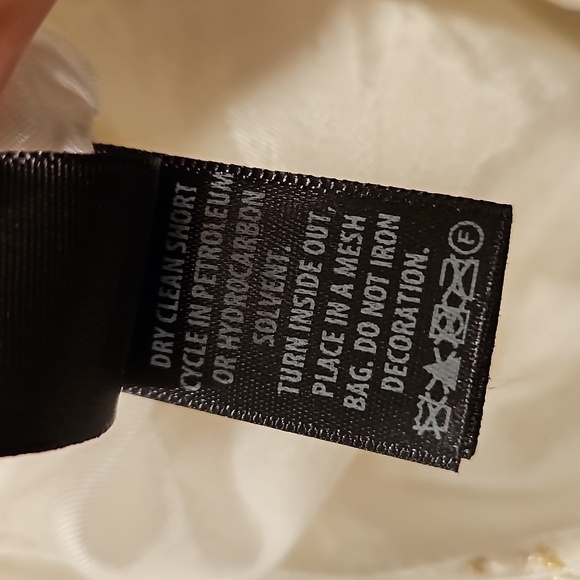 💕ST JOHN💕 Tweed Sheath Dress ~ White with Gold Metallic Threading 12 NWOT - Picture 10 of 12